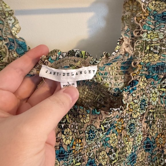 Jane and Delancey Floral Smocked Top - NWOT - Picture 3 of 4